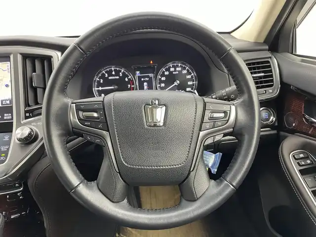 トヨタ クラウン ロイヤル ロイヤルサルーン i－Four 富山県 2016(平28)年 3万km ブラック ワンオーナー/4WD/純正SDナビ（FM/AM/CD/DVD/BD/BT/AUX）/フルセグTV/バックカメラ/社外AW付冬タイヤ車載/プリクラッシュセーフティシステム/レーダークルーズコントロール/レーンキープアシスト/前席パワーシート/プッシュスタート/スマートキー/スペアキー1本/ビルトインETC/純正フロアマット/純正16インチAW/LEDヘッドライト/オートマチックハイビーム/フォグランプ/横滑り防止装置/盗難防止装置/オートワイパー/電格ミラー/革巻きステアリング/ステアリングスイッチ/取扱説明書/保証書