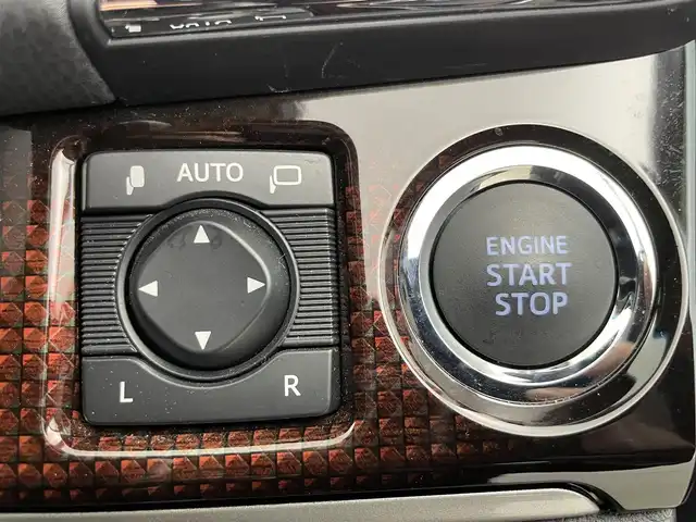 トヨタ クラウン ロイヤル ロイヤルサルーン i－Four 富山県 2016(平28)年 3万km ブラック ワンオーナー/4WD/純正SDナビ（FM/AM/CD/DVD/BD/BT/AUX）/フルセグTV/バックカメラ/社外AW付冬タイヤ車載/プリクラッシュセーフティシステム/レーダークルーズコントロール/レーンキープアシスト/前席パワーシート/プッシュスタート/スマートキー/スペアキー1本/ビルトインETC/純正フロアマット/純正16インチAW/LEDヘッドライト/オートマチックハイビーム/フォグランプ/横滑り防止装置/盗難防止装置/オートワイパー/電格ミラー/革巻きステアリング/ステアリングスイッチ/取扱説明書/保証書