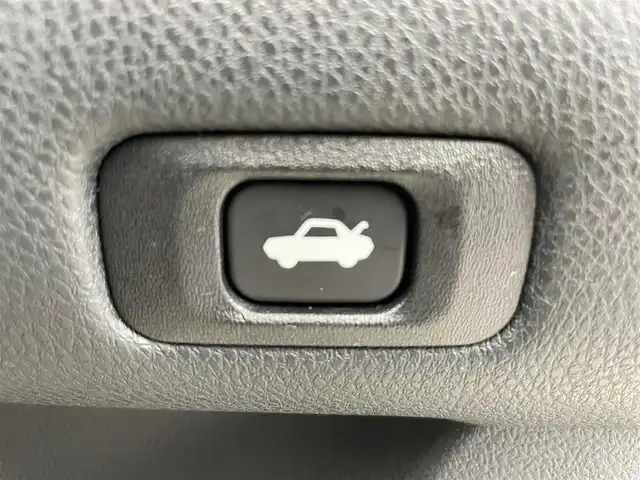 トヨタ クラウン ロイヤル ロイヤルサルーン i－Four 富山県 2016(平28)年 3万km ブラック ワンオーナー/4WD/純正SDナビ（FM/AM/CD/DVD/BD/BT/AUX）/フルセグTV/バックカメラ/社外AW付冬タイヤ車載/プリクラッシュセーフティシステム/レーダークルーズコントロール/レーンキープアシスト/前席パワーシート/プッシュスタート/スマートキー/スペアキー1本/ビルトインETC/純正フロアマット/純正16インチAW/LEDヘッドライト/オートマチックハイビーム/フォグランプ/横滑り防止装置/盗難防止装置/オートワイパー/電格ミラー/革巻きステアリング/ステアリングスイッチ/取扱説明書/保証書