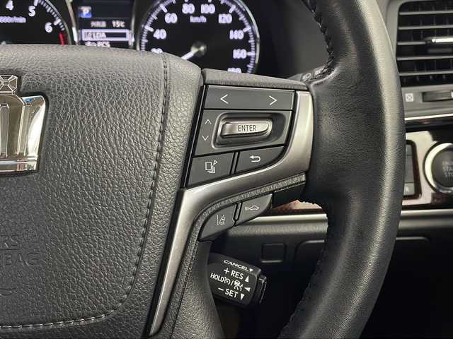 トヨタ クラウン ロイヤル ロイヤルサルーン i－Four 栃木県 2016(平28)年 3万km ブラック ワンオーナー/4WD/純正SDナビ/・CD/DVD/BD/BT/AUX/フルセグTV/バックカメラ/社外AW付冬タイヤ車載/プリクラッシュセーフティシステム/レーダークルーズコントロール/レーンキープアシスト/前席パワーシート/ビルトインETC/LEDヘッドライト/オートマチックハイビーム/フォグランプ/革巻きステアリング/ステアリングスイッチ/純正フロアマット/純正16インチAW/プッシュスタート/スマートキー×２/取扱説明書/保証書