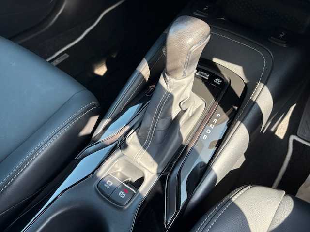 トヨタ カローラツーリング ハイブリッド ダブルバイビー 大阪府 2021(令3)年 4.4万km ブラックマイカ 純正9型ディスプレイオーディオナビ/バックカメラ/フルセグ/ブラインドスポットモニター/トヨタセーフティセンス/シートヒーター/ステアリングヒーター/ハーフレザーシート/純正アルミホイール/ビルトインETC/LEDヘッドライト/プッシュスタート/スマートキー