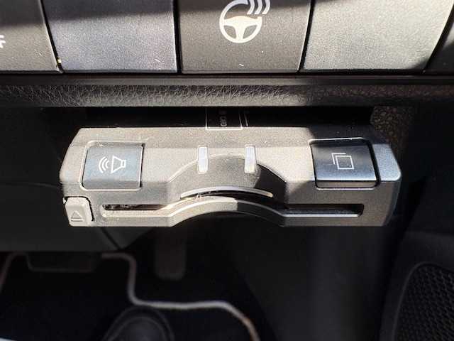 トヨタ カローラツーリング ハイブリッド ダブルバイビー 大阪府 2021(令3)年 4.4万km ブラックマイカ 純正9型ディスプレイオーディオナビ/バックカメラ/フルセグ/ブラインドスポットモニター/トヨタセーフティセンス/シートヒーター/ステアリングヒーター/ハーフレザーシート/純正アルミホイール/ビルトインETC/LEDヘッドライト/プッシュスタート/スマートキー