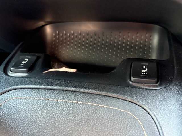 トヨタ カローラツーリング ハイブリッド ダブルバイビー 大阪府 2021(令3)年 4.4万km ブラックマイカ 純正9型ディスプレイオーディオナビ/バックカメラ/フルセグ/ブラインドスポットモニター/トヨタセーフティセンス/シートヒーター/ステアリングヒーター/ハーフレザーシート/純正アルミホイール/ビルトインETC/LEDヘッドライト/プッシュスタート/スマートキー