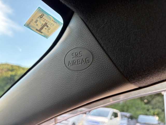 トヨタ カローラツーリング ハイブリッド ダブルバイビー 大阪府 2021(令3)年 4.4万km ブラックマイカ 純正9型ディスプレイオーディオナビ/バックカメラ/フルセグ/ブラインドスポットモニター/トヨタセーフティセンス/シートヒーター/ステアリングヒーター/ハーフレザーシート/純正アルミホイール/ビルトインETC/LEDヘッドライト/プッシュスタート/スマートキー