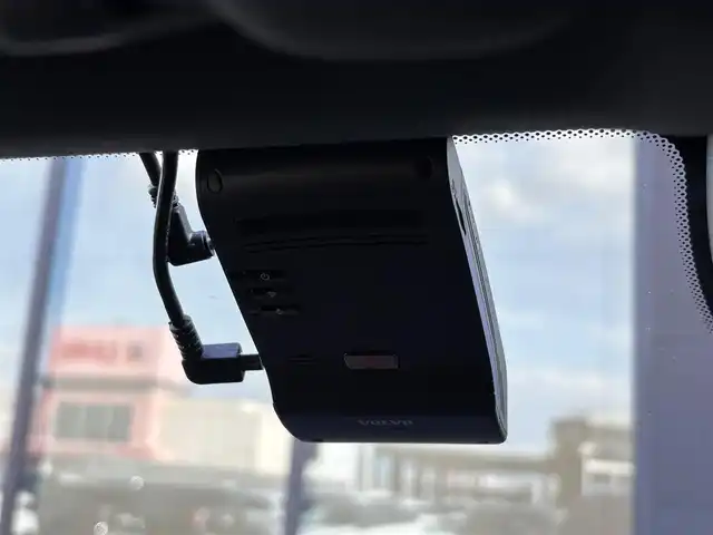 ボルボ ＸＣ６０ B5 AWD モーメンタム 石川県 2021(令3)年 1.7万km オニキスブラックP 茶革シート /シートヒーター /衝突軽減ブレーキ /アダプティブクルーズコントロール /ブラインドスポットモニター /純正ナビ フルセグTV /360カメラ /クリアランスソナー /電動リアゲート /ヘッドアップディスプレイ