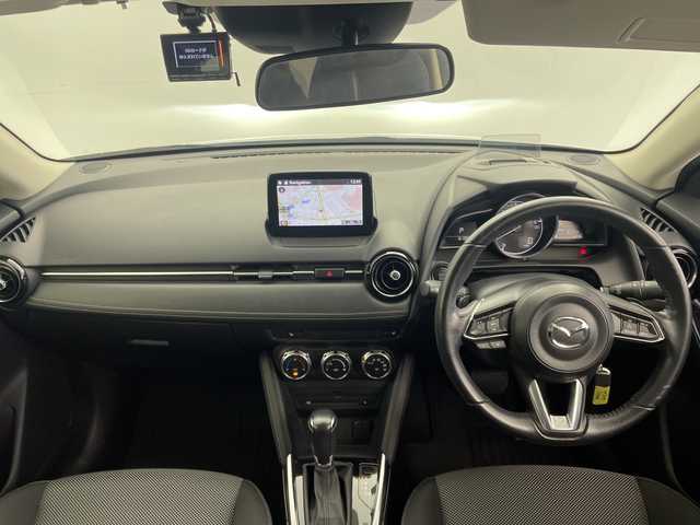 マツダ デミオ XD ツーリング 愛知県 2017(平29)年 6.2万km スノーフレイクホワイトパールマイカ 純正マツダコネクトナビ・フルセグTV/CD・DVD・Bluetooth再生/バックカメラ/純正LEDヘッドライト/ブラインドスポットモニター/ヘッドアップディスプレイ/ドライブレコーダー/社外１７インチAW/ローダウン/Greddyマフラー/セーフティパッケージ