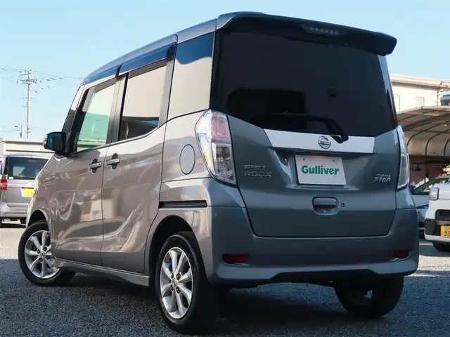 日産 デイズ ルークス ハイウェイスター Xターボ 千葉県 2017(平29)年 4.5万km チタニウムグレーメタリック 純正ナビ(MM316D-N)/・AM/FM/CD/DVD/Bluetooth/フルセグTV/全方位カメラ/ETC/純正フロアマット/純正ドアバイザー/純正14インチAW/天井サーキュレーター/左側パワースライドドア /衝突軽減ブレーキ/オートハイビーム/アイドリングストップ/LEDヘッドライト/フォグランプ/スマートキー/保証書