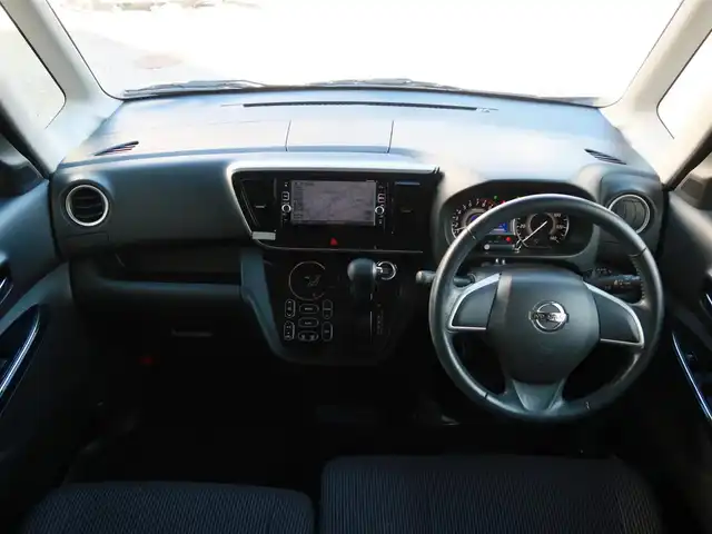 日産 デイズ ルークス ハイウェイスター Xターボ 千葉県 2017(平29)年 4.5万km チタニウムグレーメタリック 純正ナビ(MM316D-N)/・AM/FM/CD/DVD/Bluetooth/フルセグTV/全方位カメラ/ETC/純正フロアマット/純正ドアバイザー/純正14インチAW/天井サーキュレーター/左側パワースライドドア /衝突軽減ブレーキ/オートハイビーム/アイドリングストップ/LEDヘッドライト/フォグランプ/スマートキー/保証書