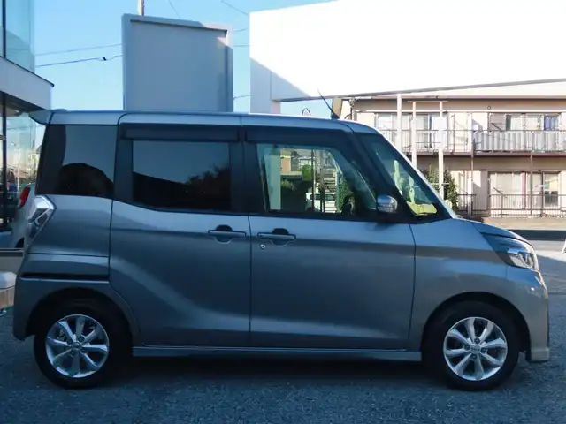 日産 デイズ ルークス ハイウェイスター Xターボ 千葉県 2017(平29)年 4.5万km チタニウムグレーメタリック 純正ナビ(MM316D-N)/・AM/FM/CD/DVD/Bluetooth/フルセグTV/全方位カメラ/ETC/純正フロアマット/純正ドアバイザー/純正14インチAW/天井サーキュレーター/左側パワースライドドア /衝突軽減ブレーキ/オートハイビーム/アイドリングストップ/LEDヘッドライト/フォグランプ/スマートキー/保証書