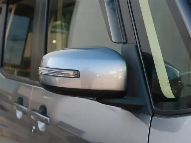 日産 デイズ ルークス ハイウェイスター Xターボ 千葉県 2017(平29)年 4.5万km チタニウムグレーメタリック 純正ナビ(MM316D-N)/・AM/FM/CD/DVD/Bluetooth/フルセグTV/全方位カメラ/ETC/純正フロアマット/純正ドアバイザー/純正14インチAW/天井サーキュレーター/左側パワースライドドア /衝突軽減ブレーキ/オートハイビーム/アイドリングストップ/LEDヘッドライト/フォグランプ/スマートキー/保証書