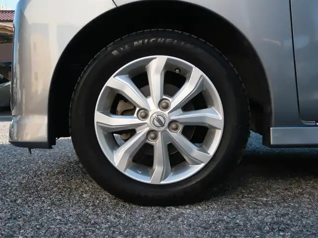 日産 デイズ ルークス ハイウェイスター Xターボ 千葉県 2017(平29)年 4.5万km チタニウムグレーメタリック 純正ナビ(MM316D-N)/・AM/FM/CD/DVD/Bluetooth/フルセグTV/全方位カメラ/ETC/純正フロアマット/純正ドアバイザー/純正14インチAW/天井サーキュレーター/左側パワースライドドア /衝突軽減ブレーキ/オートハイビーム/アイドリングストップ/LEDヘッドライト/フォグランプ/スマートキー/保証書