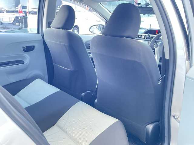 トヨタ アクア S 道央・札幌 2012(平24)年 10.1万km シルバーM 寒冷地仕様/社外ディスプレイオーディオ/AM/FM/BT/横滑り防止装置/バックカメラ/ETC/ドライブレコーダー/ECOMODE/EVMODE/ワイパーデアイサー/ステアリングリモコン/プッシュスタート/スマートキー/LEDヘッドライト/オートライト/ヘッドライトレベライザー/電動格納ミラー/ウィンカーミラー/純正フロアマット/ドアバイザー