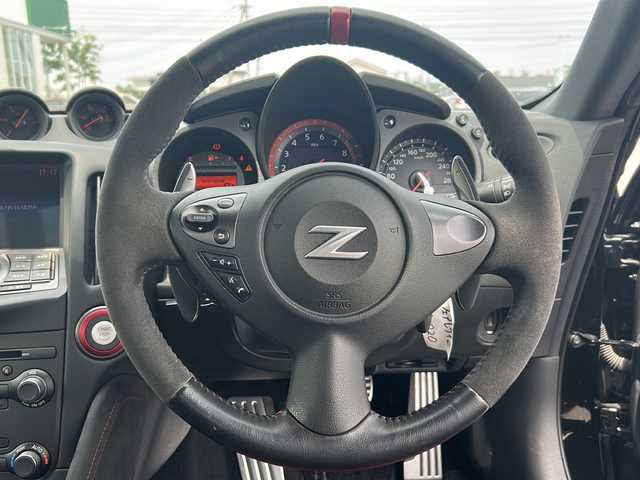 日産 フェアレディ Ｚ ニスモ 富山県 2017(平29)年 3.2万km ダイヤモンドブラック 純正HDDナビ/BOSEサウンド/Bluetooth/CD/AUX/DVD/ビルトインETC/バックカメラ/ハーフレザー/横滑り防止装置/純正アルミホイール/純正フロアマット/スペアキー/オートライト/プッシュスタート/取扱説明書/記録簿
