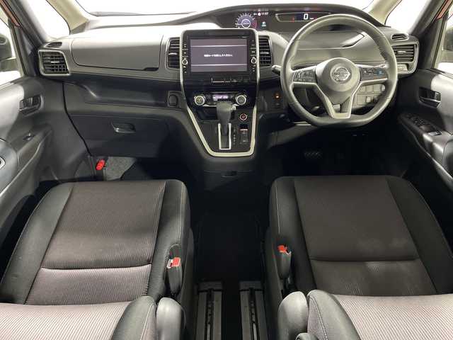 日産 セレナ ハイウェイスター Vセレクション 神奈川県 2018(平30)年 3万km マルーンレッド 純正9型ワイドSDナビゲーション/フルセグ/CD/DVD/HDMI/SD/AUX/純正後席フリップダウンモニター/アラウンドビューモニター/両側パワースライドドア/プロパイロット/クルーズコントロール/セーフティパックB/パーキングセンサー/インテリジェントエマージェンシーブレーキ/車線逸脱警報システム/電子パーキングブレーキ/オートホールド/インテリジェントキー/アイドリングストップ/デジタルインナーミラー/ビルトインETC/社外前後ドラレコ/二列目三列目USBソケット/サンシェード/ハイビームアシスト/LEDヘッドライト/オートライト/フォグライト