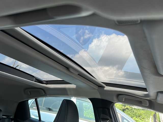 トヨタ プリウス Z 岐阜県 2024(令6)年 1.2万km アティチュードブラックマイカ ワンオーナー/12.3インチディスプレイ（コネクティッドナビ対応）/フルセグTV/Bluetooth/全周囲カメラ/デジタルインナーミラー/レーダークルーズコントロール/前席シートヒーター/前席ベンチレーション/パノラマルーフ/パワーバックドア/ステアリングヒーター/オートマチックハイビーム/車線逸脱警報/ビルトインETC/プラグインHV/保証書