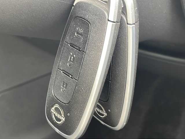日産 エクストレイル X 千葉県 2023(令5)年 3.6万km ブリリアントホワイトパール ナビＭＭ２２２Ｄ－Ｌ　バックカメラ　プロパイロット　シートヒーター　フルセグ　ＢＴ　ＨＤＭＩ　ＥＴＣ　ＵＳＢ　バーチャルコックピット　電動リアドア　ソナー　ＬＥＤライト　オートライト　１８インチＡＷ