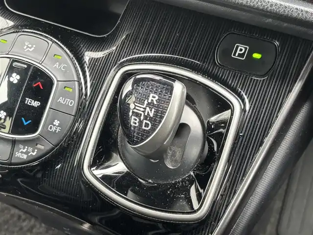 トヨタ エスクァイア ハイブリッド Gi プレミアムパッケージ ブラックテーラード 宮城県 2019(令1)年 5.9万km ブラック 禁煙車アルパイン11インチナビCD/DVD/BT/HDMI/フルセグテレビバックカメラアルパイン１１インチフリップダウントヨタセーフティセンスプリクラッシュセーフティー/オートハイビームクリアランスソナークルーズコントロール/シートヒーター（F/R）ハーフレザーシート/ステアリングリモコンウッドコンビステアリング/LEDライトLEDフォグETCドアバイザー