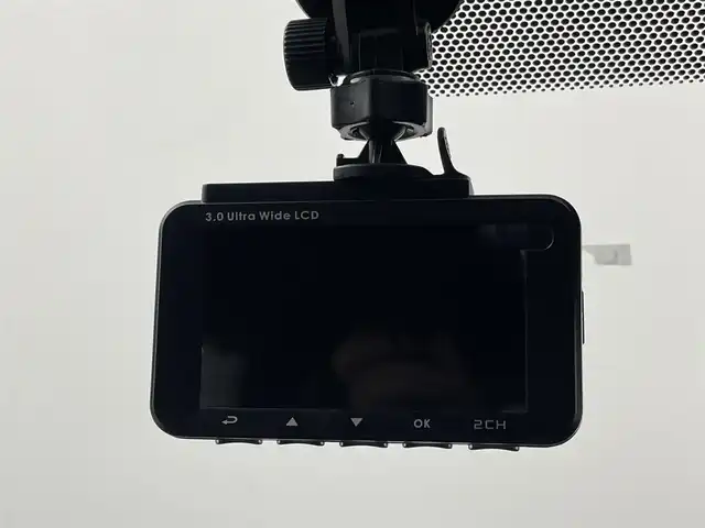 トヨタ エスクァイア ハイブリッド Gi プレミアムパッケージ ブラックテーラード 埼玉県 2019(令1)年 5.9万km ブラック アルパイン11インチナビ/フルセグテレビ/CD/DVD/BT/HDMI/バックカメラ/ETC/アルパイン11インチフリップダウン/クルーズコントロール/トヨタセーフティセンス/プリクラッシュセーフティー/LEDライト/LEDフォグ/オートハイビーム/クリアランスソナー/ハーフレザーシート/シートヒーター（F/R）/ステアリングリモコン/ウッドコンビステアリング