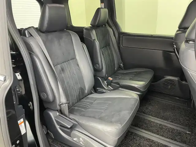 トヨタ エスクァイア ハイブリッド Gi プレミアムパッケージ ブラックテーラード 埼玉県 2019(令1)年 5.9万km ブラック アルパイン11インチナビ/フルセグテレビ/CD/DVD/BT/HDMI/バックカメラ/ETC/アルパイン11インチフリップダウン/クルーズコントロール/トヨタセーフティセンス/プリクラッシュセーフティー/LEDライト/LEDフォグ/オートハイビーム/クリアランスソナー/ハーフレザーシート/シートヒーター（F/R）/ステアリングリモコン/ウッドコンビステアリング