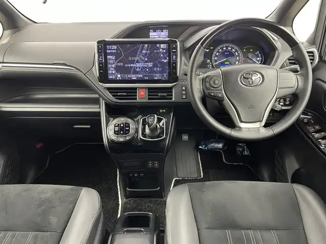 トヨタ エスクァイア ハイブリッド Gi プレミアムパッケージ ブラックテーラード 埼玉県 2019(令1)年 5.9万km ブラック アルパイン11インチナビ/フルセグテレビ/CD/DVD/BT/HDMI/バックカメラ/ETC/アルパイン11インチフリップダウン/クルーズコントロール/トヨタセーフティセンス/プリクラッシュセーフティー/LEDライト/LEDフォグ/オートハイビーム/クリアランスソナー/ハーフレザーシート/シートヒーター（F/R）/ステアリングリモコン/ウッドコンビステアリング