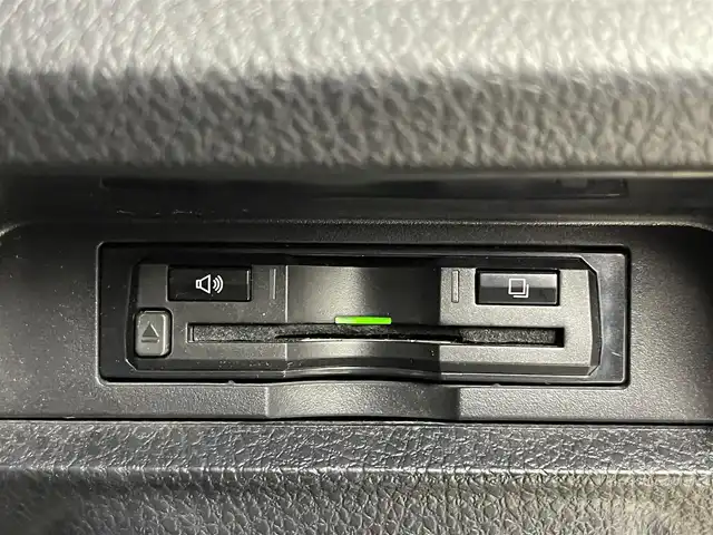 トヨタ エスクァイア ハイブリッド Gi プレミアムパッケージ ブラックテーラード 埼玉県 2019(令1)年 5.9万km ブラック アルパイン11インチナビ/フルセグテレビ/CD/DVD/BT/HDMI/バックカメラ/ETC/アルパイン11インチフリップダウン/クルーズコントロール/トヨタセーフティセンス/プリクラッシュセーフティー/LEDライト/LEDフォグ/オートハイビーム/クリアランスソナー/ハーフレザーシート/シートヒーター（F/R）/ステアリングリモコン/ウッドコンビステアリング