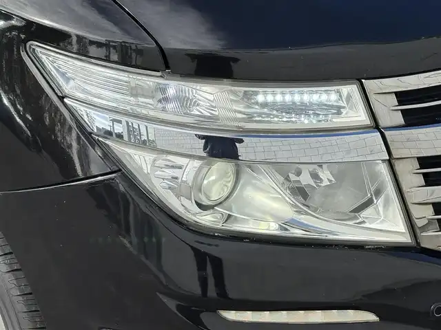 日産 エルグランド ライダー 黒本革 パワーシート 岩手県 2010(平22)年 8.1万km ファントムブラック 4WD/ツインサンルーフ/社外エアロ/社外足回り/社外テールランプ/スポーツマフラー（車検適合）/純正フリップダウンモニター/パワーバックドア/両側パワースライドドア/日産メーカーナビ/全周囲カメラ/前席シートヒーター/〇プッシュスタート/〇ドアバイザー/〇フロアマット/〇電動格納ミラー/オートライト/フォグライト/ETC/前方ドライブレコーダー/スペアキー（1本）