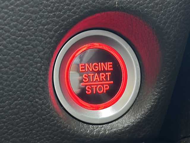 ホンダ Ｎ ＢＯＸ L ターボ 茨城県 2021(令3)年 3.8万km プラチナホワイトパール 衝突被害軽減システム/横滑り防止装置/コーナーセンサー/レーンキープアシスト/サイドエアバッグ/カーテンエアバッグ/8インチ純正SDナビ(Bluetooth/バックカメラ/AppleCarPlay/フルセグTV)/ドライブレコーダー/両側パワースライドドア/レーダークルーズコントロール/LEDオートライト/シートヒーター/ベンチシート/純正フロアマット/純正14インチアルミホイール/パドルシフト/アイドリングストップ/USB入力端子/スマートキー