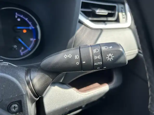 トヨタ ＲＡＶ４ ハイブリットG 熊本県 2019(令1)年 5万km ホワイトパールクリスタルシャイン サンルーフ/純正ナビ/　　CD/DVD/BT/フルセグ/バックカメラ/レーダークルーズコントロールACC/LEDオートライト/シートヒーター/純正18インチアルミホイール/アイドリングストップ/スマートキー/ETC2.0