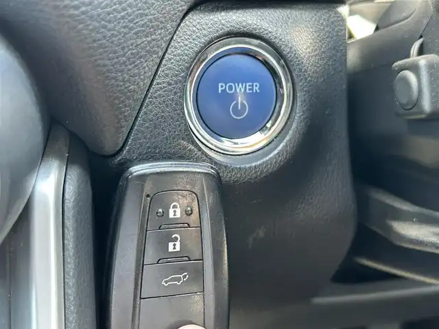 トヨタ ＲＡＶ４ ハイブリットG 熊本県 2019(令1)年 5万km ホワイトパールクリスタルシャイン サンルーフ/純正ナビ/　　CD/DVD/BT/フルセグ/バックカメラ/レーダークルーズコントロールACC/LEDオートライト/シートヒーター/純正18インチアルミホイール/アイドリングストップ/スマートキー/ETC2.0