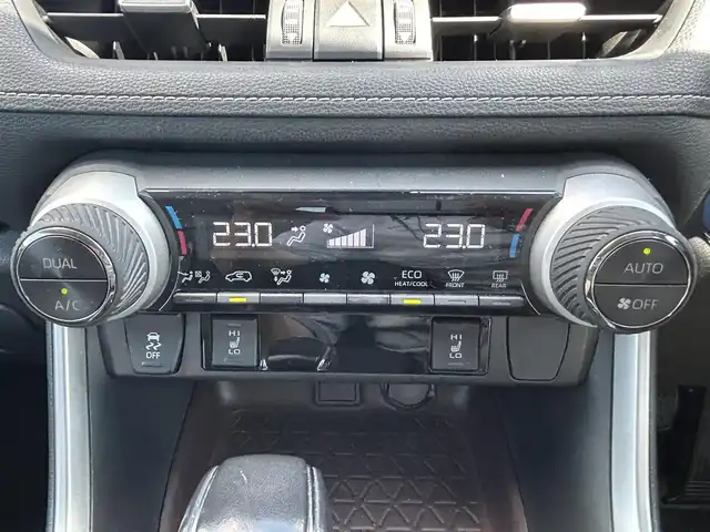 トヨタ ＲＡＶ４ ハイブリットG 熊本県 2019(令1)年 5万km ホワイトパールクリスタルシャイン サンルーフ/純正ナビ/　　CD/DVD/BT/フルセグ/バックカメラ/レーダークルーズコントロールACC/LEDオートライト/シートヒーター/純正18インチアルミホイール/アイドリングストップ/スマートキー/ETC2.0