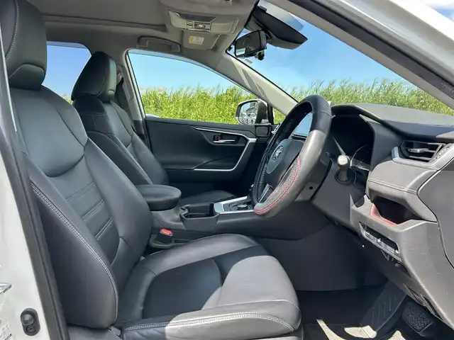 トヨタ ＲＡＶ４ ハイブリットG 熊本県 2019(令1)年 5万km ホワイトパールクリスタルシャイン サンルーフ/純正ナビ/　　CD/DVD/BT/フルセグ/バックカメラ/レーダークルーズコントロールACC/LEDオートライト/シートヒーター/純正18インチアルミホイール/アイドリングストップ/スマートキー/ETC2.0