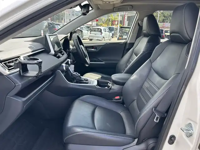 トヨタ ＲＡＶ４ ハイブリットG 熊本県 2019(令1)年 5万km ホワイトパールクリスタルシャイン サンルーフ/純正ナビ/　　CD/DVD/BT/フルセグ/バックカメラ/レーダークルーズコントロールACC/LEDオートライト/シートヒーター/純正18インチアルミホイール/アイドリングストップ/スマートキー/ETC2.0