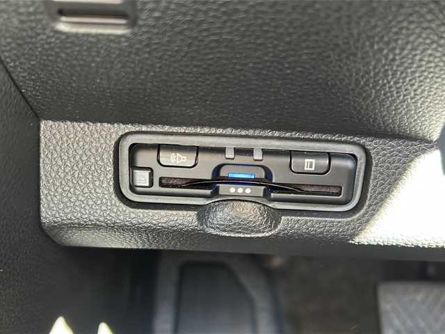 ホンダ Ｎ ＯＮＥ オリジナル 静岡県 2024(令6)年 0.7万km フィヨルドミストパール 社外ディスプレイオーディオ/・CD/・DVD/・Bluetooth/・USB/・AM/・FM/主要装備/・衝突軽減/・レーンキープ/・追従クルコン/・コーナーセンサー後/・バックカメラ/・ドラレコ前後/・ETC/・ステリモ/・電動パーキングブレーキ/・オートホールド/・LEDヘッドライト/・オートライト/・純正フロアマット/・スマートキー/・プッシュスタート