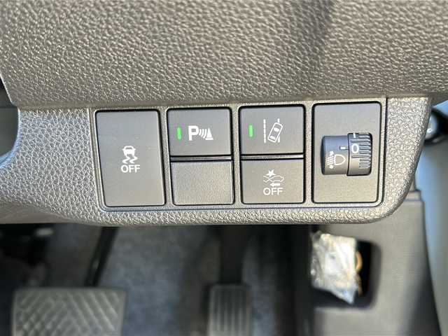 ホンダ Ｎ ＯＮＥ オリジナル 静岡県 2024(令6)年 0.7万km フィヨルドミストパール 社外ディスプレイオーディオ/・CD/・DVD/・Bluetooth/・USB/・AM/・FM/主要装備/・衝突軽減/・レーンキープ/・追従クルコン/・コーナーセンサー後/・バックカメラ/・ドラレコ前後/・ETC/・ステリモ/・電動パーキングブレーキ/・オートホールド/・LEDヘッドライト/・オートライト/・純正フロアマット/・スマートキー/・プッシュスタート