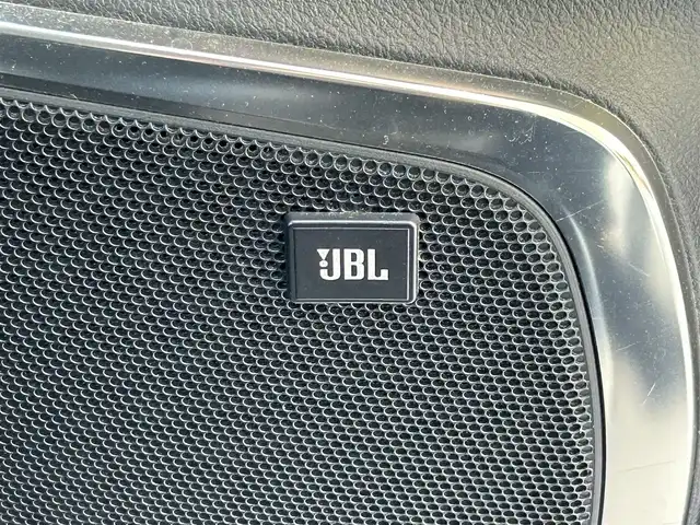 トヨタ アルファードハイブリット SR Cパッケージ 大阪府 2018(平30)年 5.9万km ホワイトパールクリスタルシャイン Toyota Safety Sence/・プリクラッシュセーフティ/・レーントレーシングアシスト/・レーダークルーズコントロール（全車速追従機能付）/・アダプティブハイビームシステム/・ロードサインアシスト/・インテリジェントクリアランスソナー/TRDエアロ（F・S・R）/サンルーフ/JBLプレミアムサウンドシステム/純正フリップダウンモニター/純正メーカーオプションナビ/　CD/DVD/BT/フルセグTV/バック・フロント・サイドカメラ/両側パワースライドドア/パワーバックドア/オートLEDヘッドライト/フォグランプ/レザーシート/パワーシート（D席のみメモリ付き）/エアーシート・シートヒーター/オットマン/純正19インチアルミホイール/ブラインドスポットモニター/スマートキー/ビルトインETC2.0/デジタルインナーミラー/フロアマット