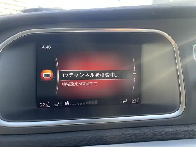 ボルボ Ｖ４０ D4 モメンタム 栃木県 2018(平30)年 5.6万km アイスホワイト 純正HDDナビ/(AM/FM/CD/DVD/HDD/Bluetooth)/アダプティブクルーズコントロール /衝突被害軽減ブレーキ /レーンキーピング /ブラインドスポットインフォメーション /バックカメラ /シートヒーター /パワーシート /ETC /保証書/取扱説明書/スペアキー