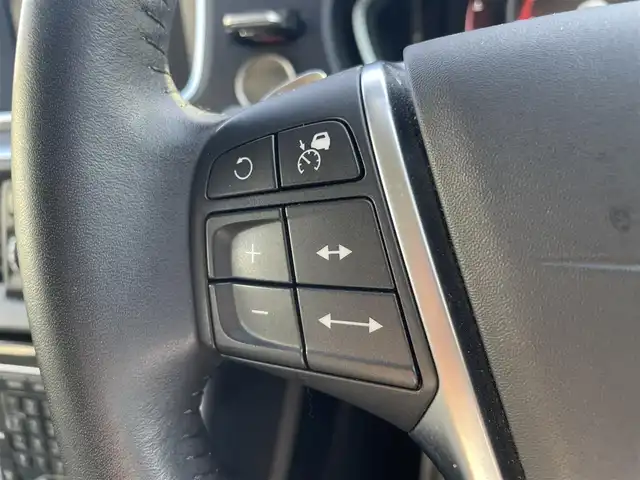 ボルボ Ｖ４０ D4 モメンタム 栃木県 2018(平30)年 5.6万km アイスホワイト 純正HDDナビ/(AM/FM/CD/DVD/HDD/Bluetooth)/アダプティブクルーズコントロール /衝突被害軽減ブレーキ /レーンキーピング /ブラインドスポットインフォメーション /バックカメラ /シートヒーター /パワーシート /ETC /保証書/取扱説明書/スペアキー