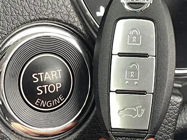 日産 エクストレイル 20Xi 熊本県 2018(平30)年 7.4万km ブリリアントホワイトパール ４WD/純正ナビMM517D-L（ＣＤ・ＤＶＤ・フルセグ・ＢＴ・ＳＤ・ＡＵＸ）/アラウンドビューモニター　/純正前方ドライブレコーダー　/ビルトインＥＴＣ　/レーダークルーズコントロール/衝突軽減ブレーキ/横滑り防止/ダウンヒルアシスト/前後クリアランスソナー　/プロパイロット/パワーバックドア/アイドリングストップ/デジタルインナーミラー/純正フロアマット/純正１８インチAW/オートライト/LEDヘッドライト/フォグライト/スマートキー/プッシュスタート