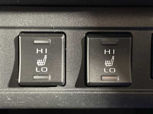 トヨタ カローラ クロス Z 神奈川県 2022(令4)年 2万km アティチュードブラックマイカ トヨタセーフティセンス/純正ディスプレイオーディオ/・ナビ/フルセグTV/BT/USB/MiraCast/パノラミックビューモニター/ハーフレザーシート/パワーシート(D)/シートヒーター(D/N)/パワーバックドア/モデリスタエアロ(F/S/R)/MTモード/電動サイドブレーキ/オートブレーキホールド/PWRモード/ビルトインETC/ヘッドライトレベライザー/スマートキー/プッシュスタートボタン/革巻きステアリング/ステアリングスイッチ/Autoライト/前後ドライブレコーダー/BSM/LEDヘッドライト/フォグランプ/電動格納ミラー/ウィンカーミラー/ルーフレール/純正18インチアルミホイール/マット