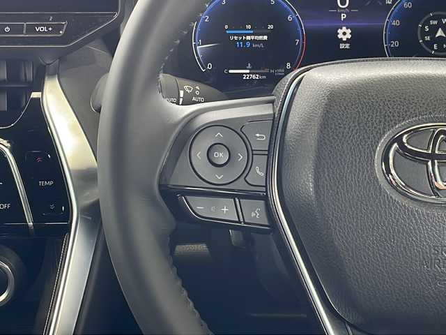 トヨタ ハリアー Z 愛媛県 2023(令5)年 2.3万km プラチナホワイトパールマイカ ワンオーナー/純正ナビ/・フルセグTV/・Bluetooth接続/・AppleCarPlay/・AndroidAuto/・AM/FM/モデリスタエアロ/バックカメラ/ビルトインETC/ToyotaSafetySense/・プリクラッシュセーフティ/・横断歩行者検知機能/・緊急時操舵支援機能/・低速時加速抑制機能/・レーントレーシングアシスト/・ロードサインアシスト/・先行車発進告知機能 /・レーンディパーチャーアラート/・オートマチックハイビーム/・レーダークルーズコントロール/JBLプレミアムサウンド/ハーフレザーシート/D席パワーシート/デジタルインナーミラー/前後ドライブレコーダー/ヘッドアップディスプレイ/スペアキー/保証書/取扱説明書