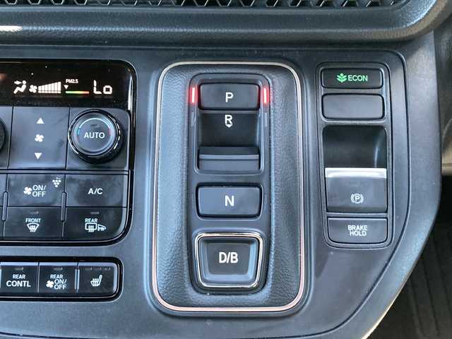 ホンダ ステップワゴン スパーダ eHEV 佐賀県 2023(令5)年 1.3万km クリスタルブラックパール 純正11.4インチナビ/マルチビューカメラ/アダプティブクルーズコントロール/衝突被害軽減ブレーキ/クリアランスソナー/ブラインドスポットモニター/車線逸脱警報機能/SOSコール/両側パワースライドドア/電動パーキングブレーキ/オートブレーキホールド/ETC/パワーバックドア/ハーフレザーシート/シートヒーター/オットマン/シートバックテーブル/ステアリングリモコン/レザーステアリング/LEDヘッドライト/フォグライト/純正アルミホイール