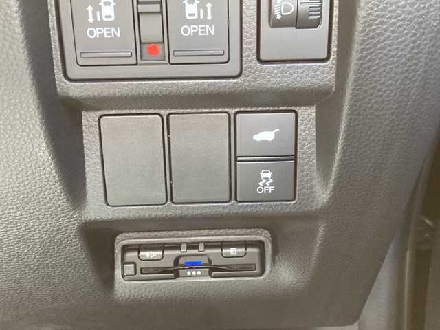 ホンダ ステップワゴン スパーダ eHEV 佐賀県 2023(令5)年 1.3万km クリスタルブラックパール 純正11.4インチナビ/マルチビューカメラ/アダプティブクルーズコントロール/衝突被害軽減ブレーキ/クリアランスソナー/ブラインドスポットモニター/車線逸脱警報機能/SOSコール/両側パワースライドドア/電動パーキングブレーキ/オートブレーキホールド/ETC/パワーバックドア/ハーフレザーシート/シートヒーター/オットマン/シートバックテーブル/ステアリングリモコン/レザーステアリング/LEDヘッドライト/フォグライト/純正アルミホイール