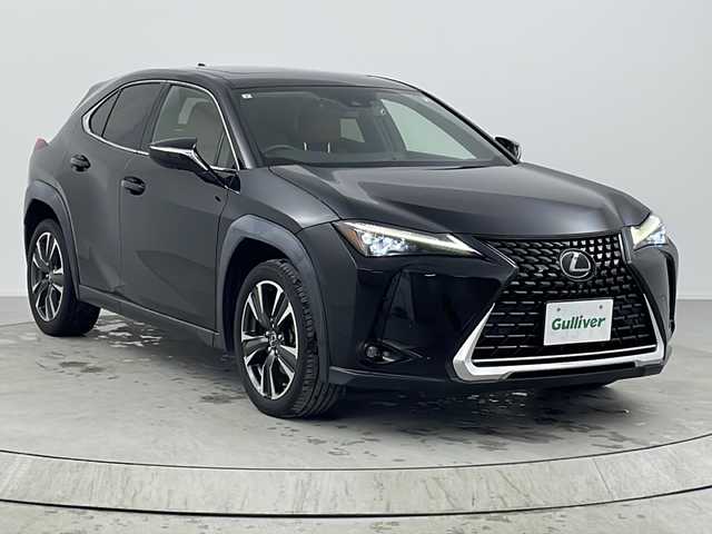 レクサス ＵＸ 200 バージョンL 熊本県 2019(令1)年 4.5万km グラファイトブラックガラスフレーク サンルーフ/純正ナビ/（Bluetooth/CD/DVD/TV/フルセグ/）/パノラミックビューモニター/クルーズコントロール/LEDオートライト/レザーシート/オートエアコン/アイドリンクストップ/スマートキー/ETC
