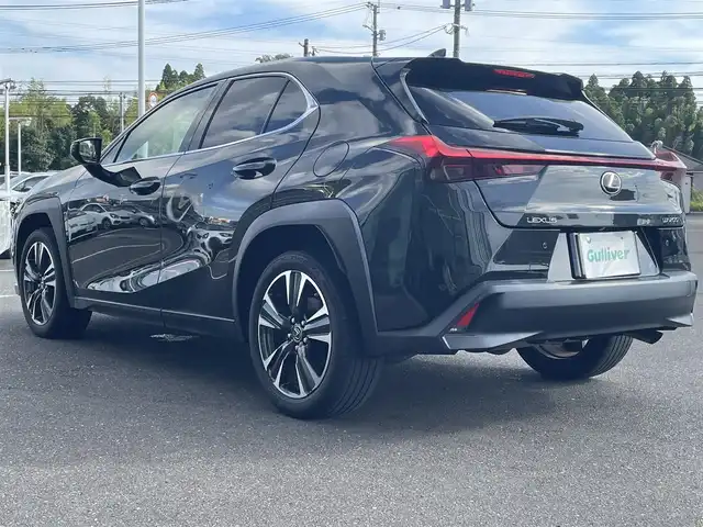 レクサス ＵＸ 200 バージョンL 鹿児島県 2019(令1)年 4.5万km グラファイトブラックガラスフレーク サンルーフ/純正ナビ/（Bluetooth/CD/DVD/TV/フルセグ/）/パノラミックビューモニター/クルーズコントロール/LEDオートライト/レザーシート/オートエアコン/アイドリンクストップ/スマートキー/ETC