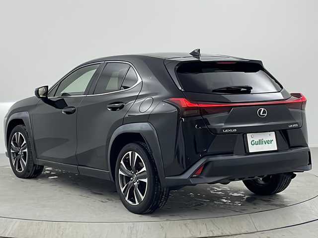 レクサス ＵＸ 200 バージョンL 熊本県 2019(令1)年 4.5万km グラファイトブラックガラスフレーク サンルーフ/純正ナビ/（Bluetooth/CD/DVD/TV/フルセグ/）/パノラミックビューモニター/クルーズコントロール/LEDオートライト/レザーシート/オートエアコン/アイドリンクストップ/スマートキー/ETC