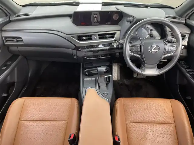 レクサス ＵＸ 200 バージョンL 鹿児島県 2019(令1)年 4.5万km グラファイトブラックガラスフレーク サンルーフ/純正ナビ/（Bluetooth/CD/DVD/TV/フルセグ/）/パノラミックビューモニター/クルーズコントロール/LEDオートライト/レザーシート/オートエアコン/アイドリンクストップ/スマートキー/ETC