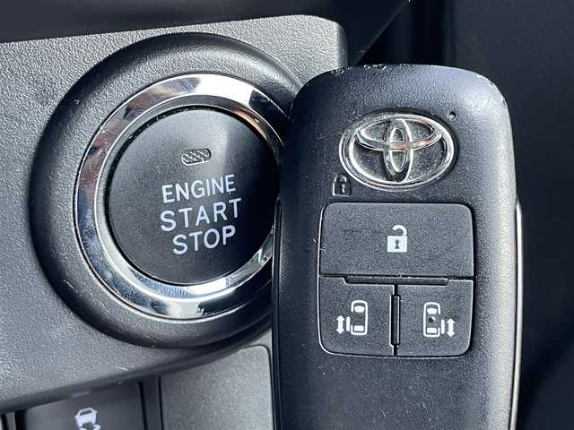 トヨタ ルーミー カスタムG 山口県 2022(令4)年 5.6万km 黒 純正ナビ【CN-RX06WD】/　CD/DVD/BD/AM/FM/フルセグテレビ/Bluetooth/アラウンドビューモニター/ETC/前後ドライブレコーダー/アイドリングストップ/両側パワースライドドア/USB端子/電動パーキングブレーキ/電動格納ウィンカーミラー/コーナーセンサー/純正フロアマット/純正アルミホイール14インチ/後席フラットシート/純正LEDヘッドライト/フォグランプ