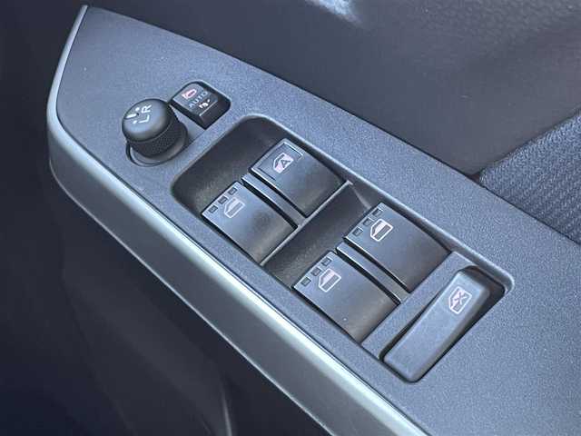 トヨタ ルーミー カスタムG 山口県 2022(令4)年 5.6万km 黒 純正ナビ【CN-RX06WD】/　CD/DVD/BD/AM/FM/フルセグテレビ/Bluetooth/アラウンドビューモニター/ETC/前後ドライブレコーダー/アイドリングストップ/両側パワースライドドア/USB端子/電動パーキングブレーキ/電動格納ウィンカーミラー/コーナーセンサー/純正フロアマット/純正アルミホイール14インチ/後席フラットシート/純正LEDヘッドライト/フォグランプ