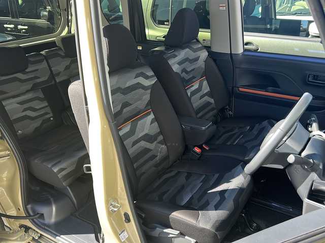 ダイハツ タント ファンクロスターボ 静岡県 2023(令5)年 1.2万km ブラックマイカメタリック/サンドベージュメタリック 社外メモリナビ/・CD/・DVD/・フルセグＴＶ/・Bluetooth/・AM/・FM/主要装備/・両側パワスラ/・衝突軽減/・レーンキープ/・コーナーセンサー前後/・バックカメラ/・ETC/・ドラレコ前/・シートヒーターD/N席/・ステリモ/・電動パーキングブレーキ/・オートホールド/・LEDヘッドライト/・オートライト/・オートハイビーム/・フォグランプ/・社外フロアマット/・純正フアルミホイール/・スペアキー1本