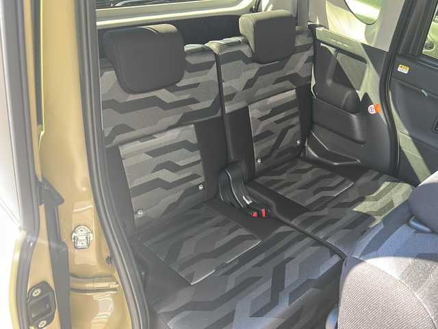 ダイハツ タント ファンクロスターボ 静岡県 2023(令5)年 1.2万km ブラックマイカメタリック/サンドベージュメタリック 社外メモリナビ/・CD/・DVD/・フルセグＴＶ/・Bluetooth/・AM/・FM/主要装備/・両側パワスラ/・衝突軽減/・レーンキープ/・コーナーセンサー前後/・バックカメラ/・ETC/・ドラレコ前/・シートヒーターD/N席/・ステリモ/・電動パーキングブレーキ/・オートホールド/・LEDヘッドライト/・オートライト/・オートハイビーム/・フォグランプ/・社外フロアマット/・純正フアルミホイール/・スペアキー1本